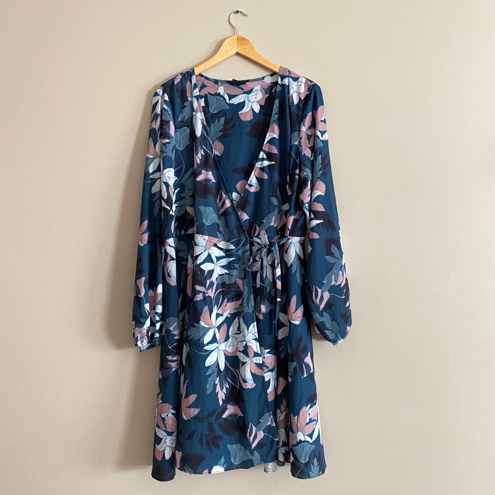 Plus size Floral wrap women’s mini dress